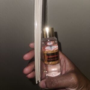 Gingerbread Reed Diffuser Set - Pink Liquid with Gold Cap